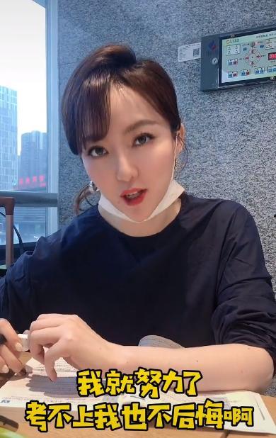老公舔我下面视频,老公深情舔吻的温馨回忆