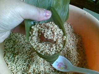 包粽子的做法视频,轻松学会传统包粽子技巧