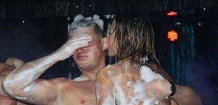 欧美男女激情视频,揭秘异国风情下的爱情火花