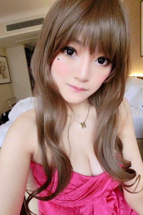 喝母乳视频,宝宝与妈妈的温馨互动